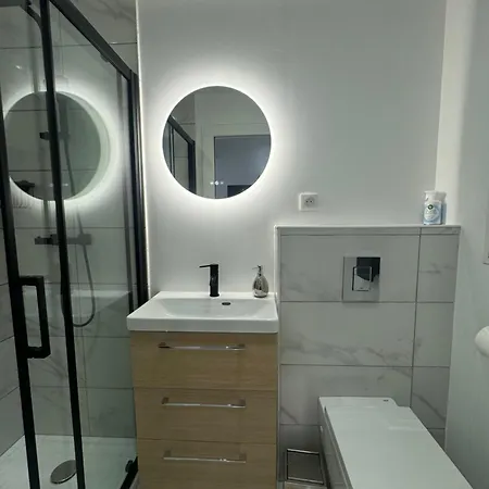 Beau 3 Pieces Proche Du Port De Daire Nice