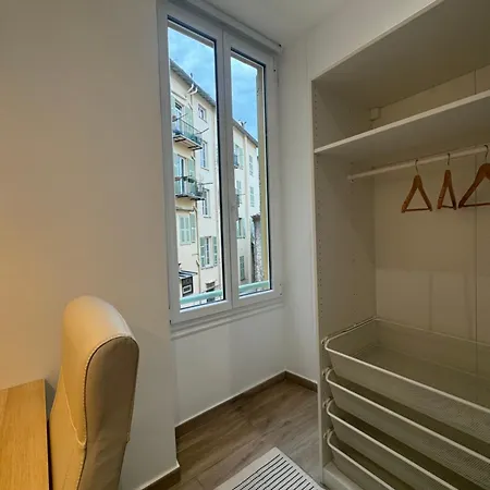 Beau 3 Pieces Proche Du Port De * Nice